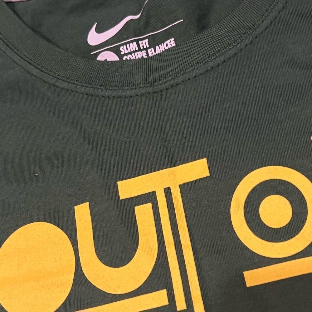 Nike Tee  - Picture 3 of 4